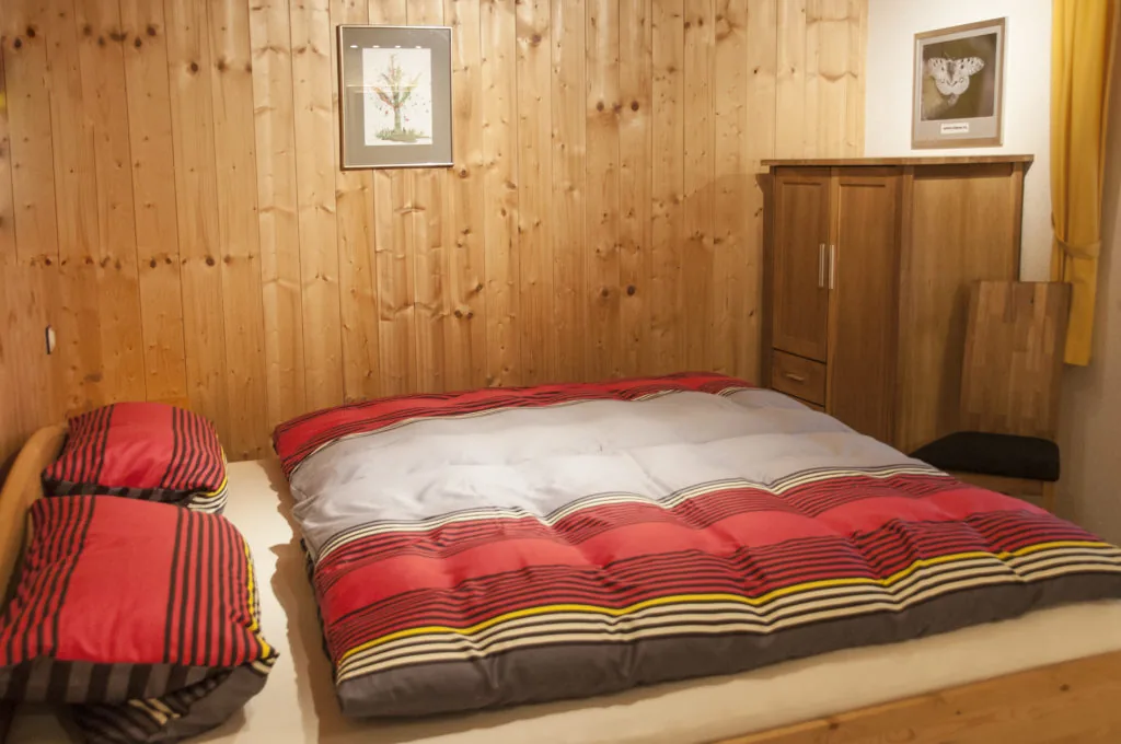 Kleiderschrank im Schlafzimmer